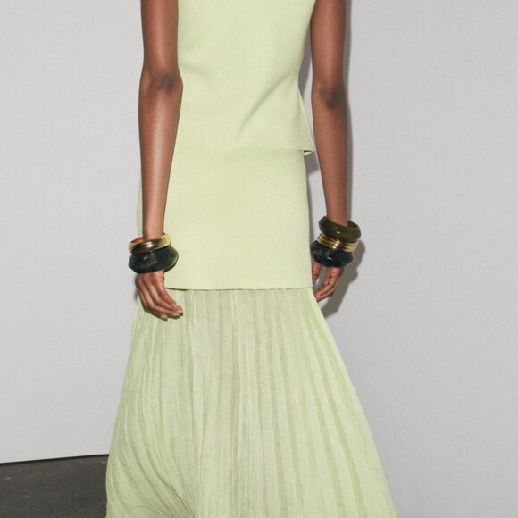 Elegant Lime Green Maxi Skirt - Picture 4 of 7